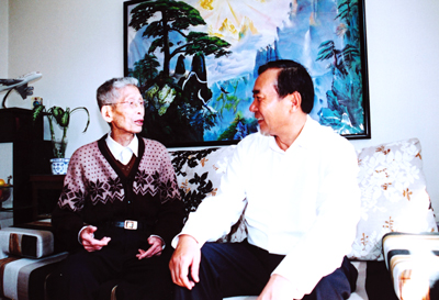 庆祝建国60周年民航局领导走访慰问离休干部