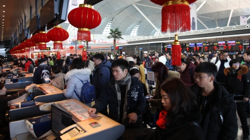 沈阳机场春运值机现场（李依枚 拍摄）.JPG