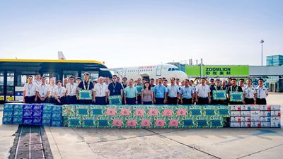 0822中南局赴長沙機場和湖南航空開展“送清涼”慰問活動-附圖1_副本.jpg